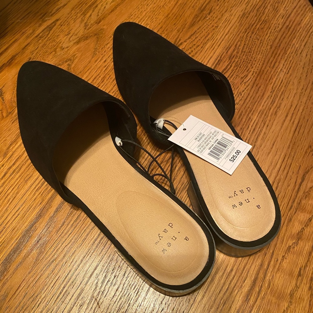 a new day - women’s mules NWT